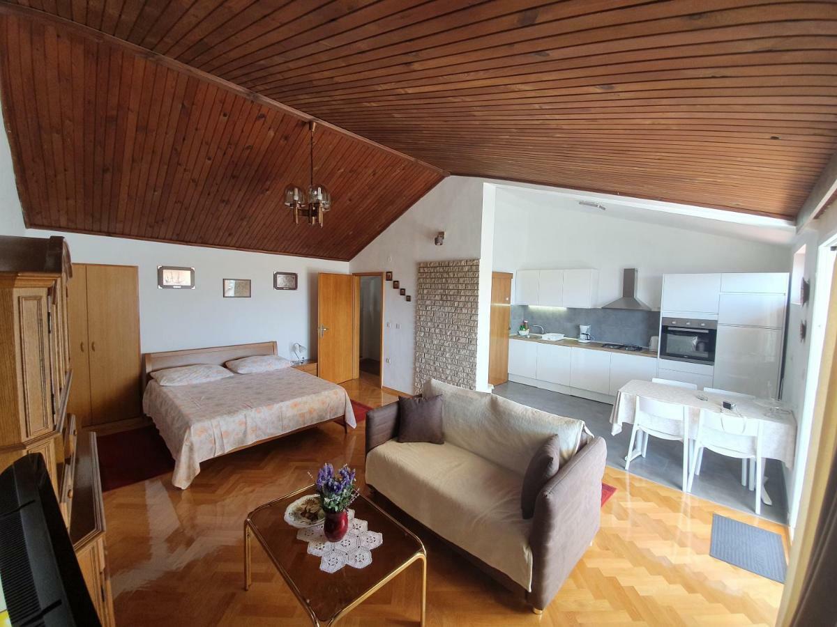 Penthouse Studio With Sea View Makarska Eksteriør billede